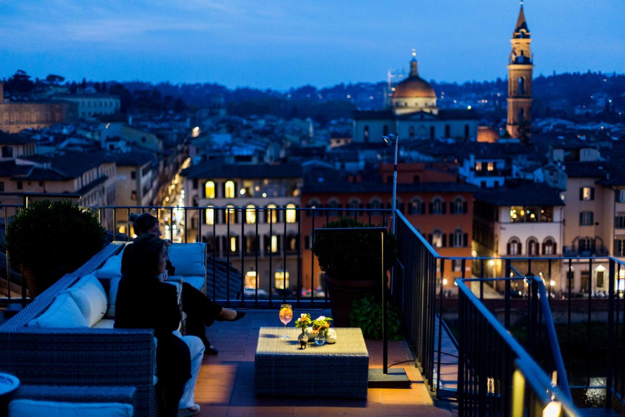 Antica Torre Tornabuoni Bed & Breakfast Florenţa Exterior foto