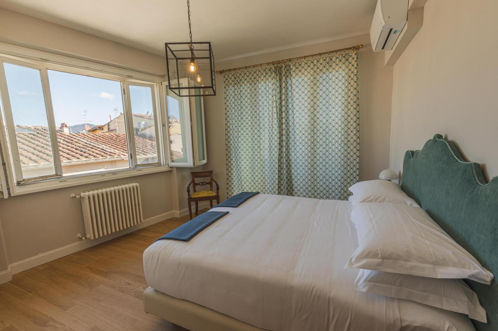 Antica Torre Tornabuoni Bed & Breakfast Florenţa Exterior foto